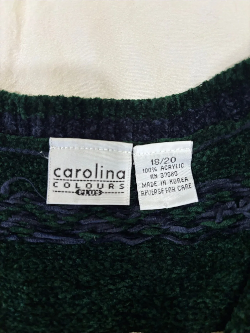 Carolina Colours classic v‑neck